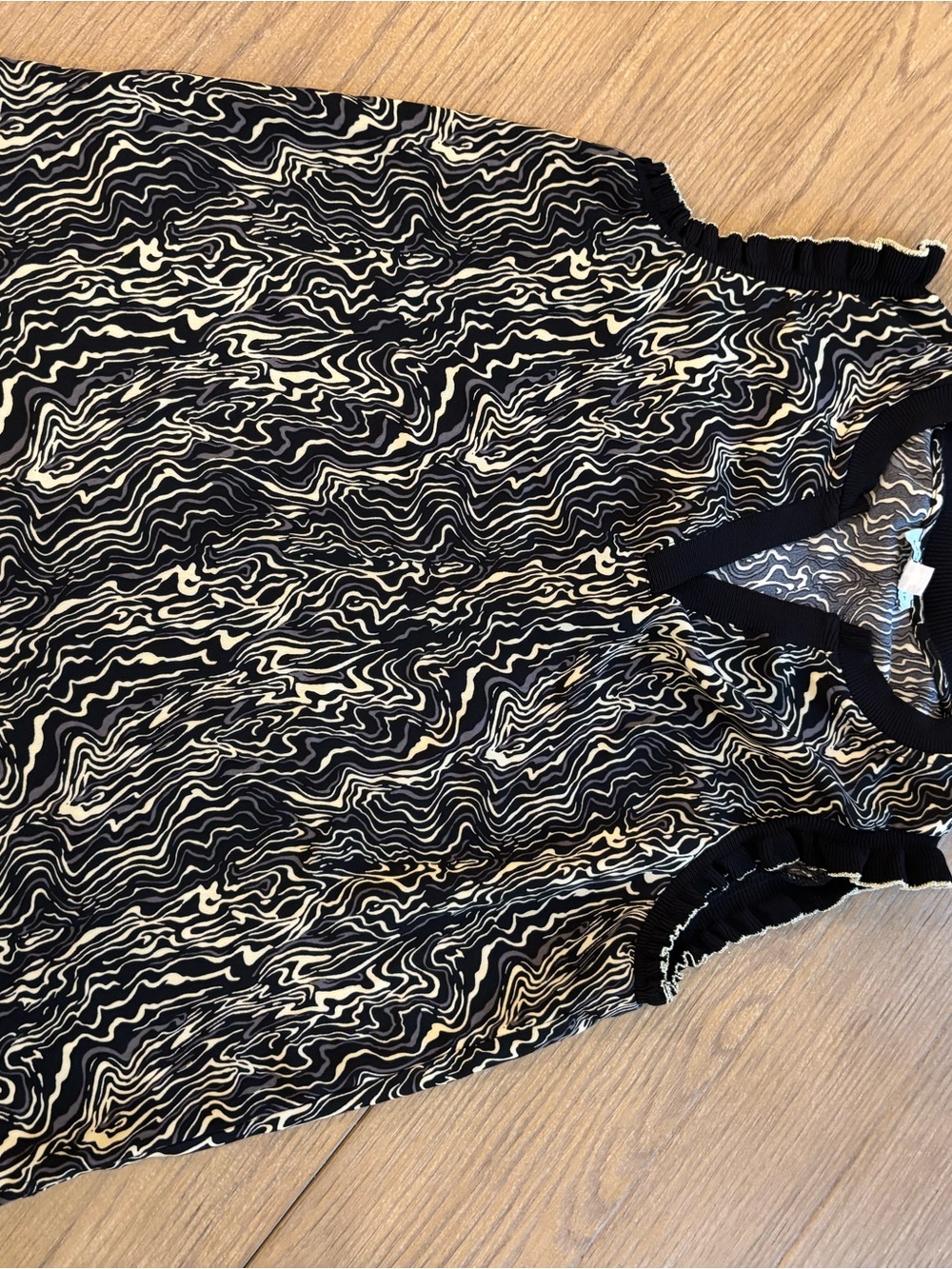 Current Air Black and Cream Wavy Print Tank Top 0176
